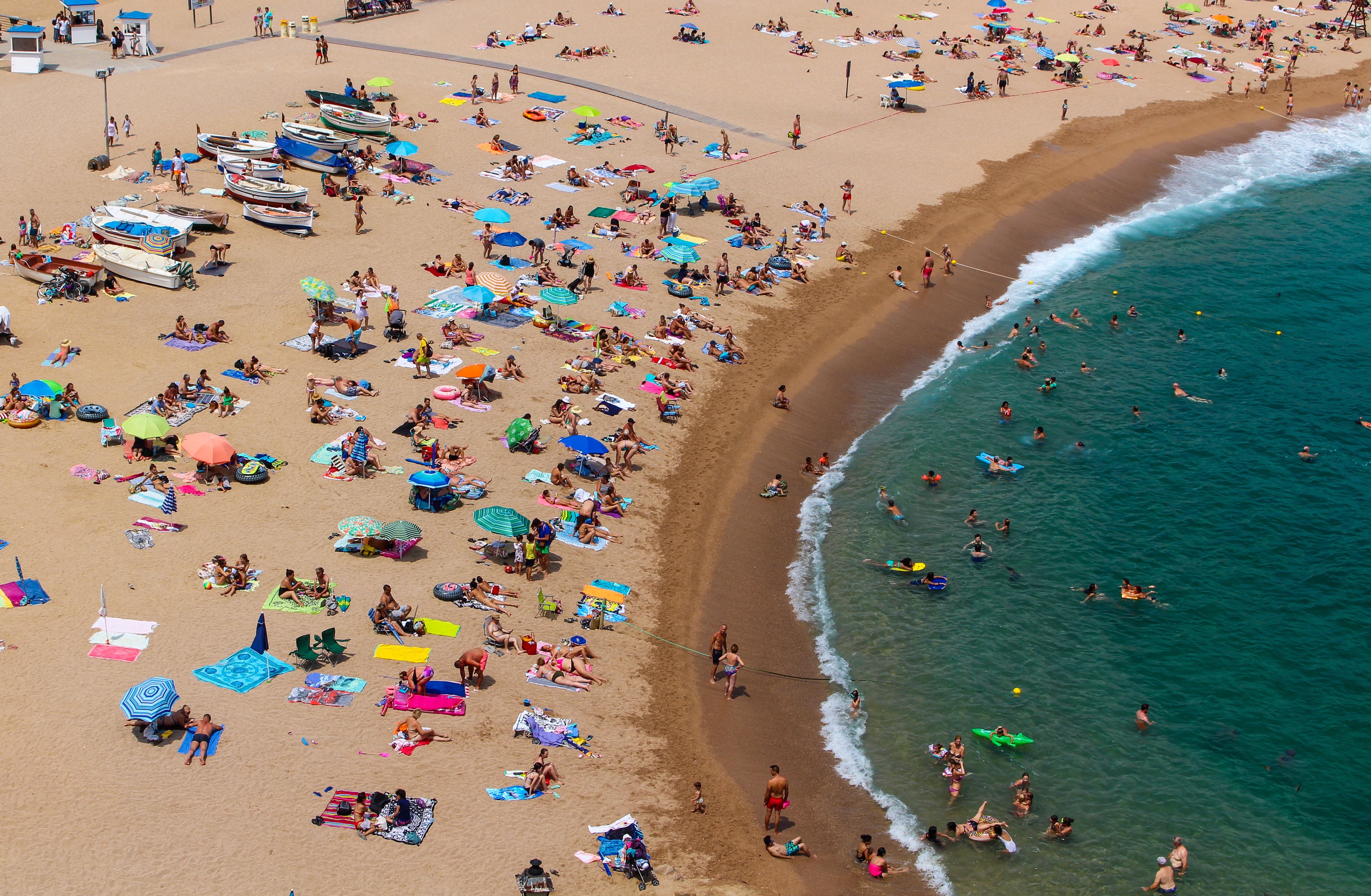 spiaggia libera covid.jpg